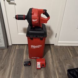Milwaukee M18 FUEL 18-Volt Lithium-Iron Cordless Plumbing Drain Snake Auger Kit with w/ CABLE DRIVE & 5/16 in. x 35 ft. Cable