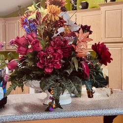 Beautiful Center Table Flowerd