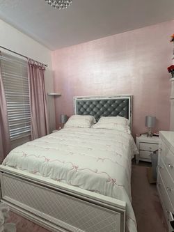 Bedroom set