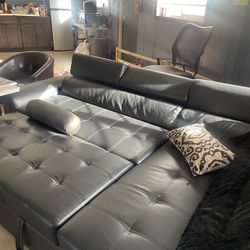 Leather Sofa/Sectional 