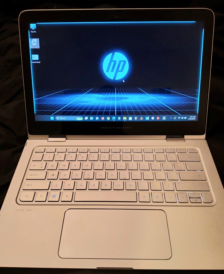 HP Spectre X360 Convertible/FL Studio 2024 with Autotune/Reason 5 Studio/Sony Vegas Pro/Virtual DJ/+ charger