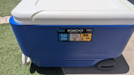 Cooler like new condition Main & Gilbert $25 firm price
