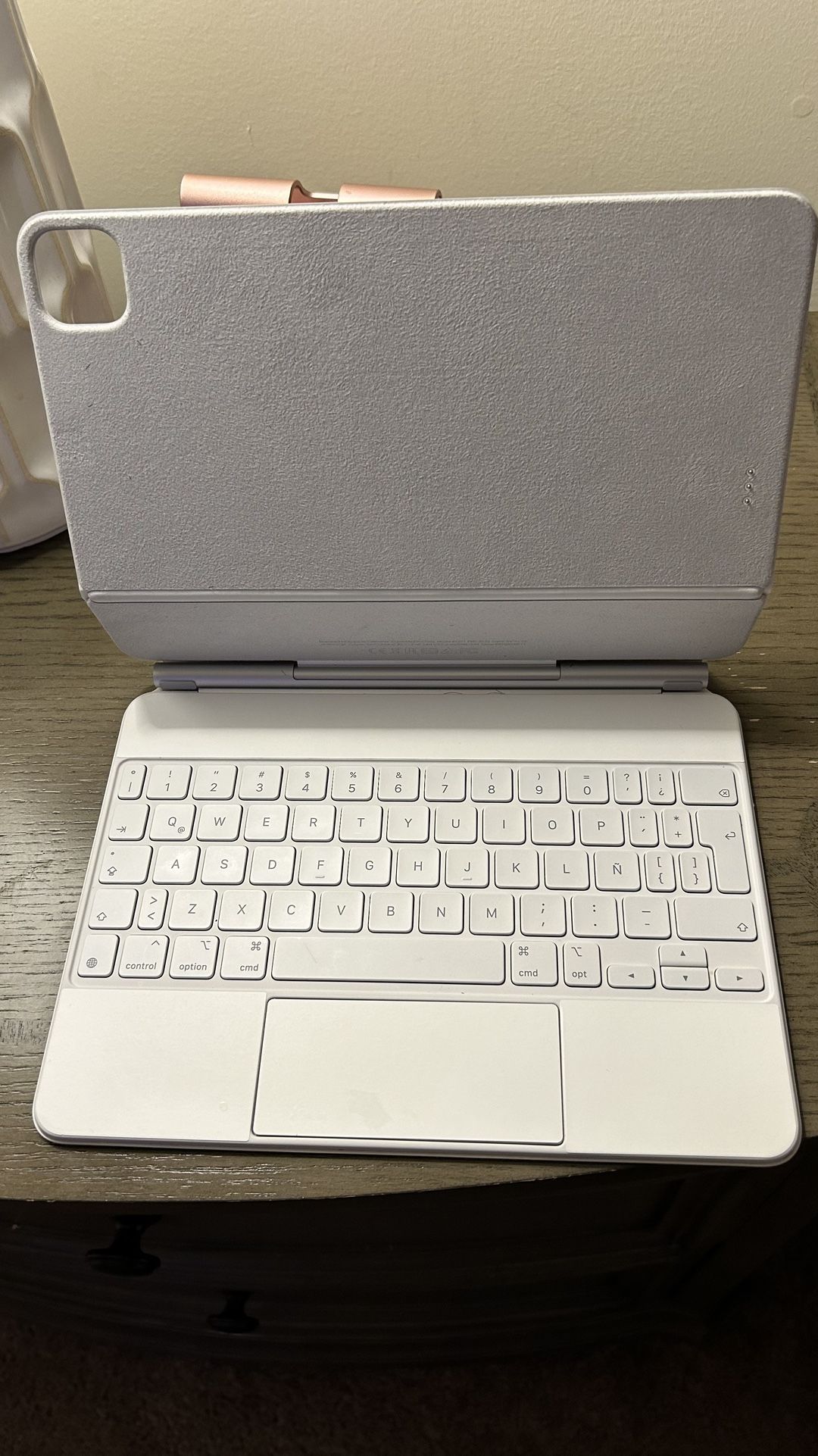 Magic Keyboard for iPad Pro 11-inch (4th generation) and iPad Air (5th generation) - White