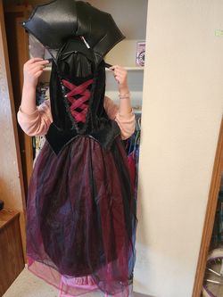 Selling Halloween costumes. Like new