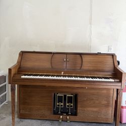 Vintage Piano