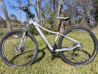 Raleigh eva cheap mountain bike
