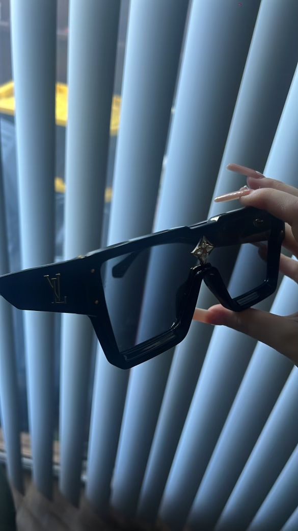 LV Women Designer sunglasses 
