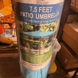 (New) 7.5 Feet Patio Umbrella 