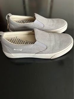 TAOS WOMENS SNEAKERS SZ 7.5