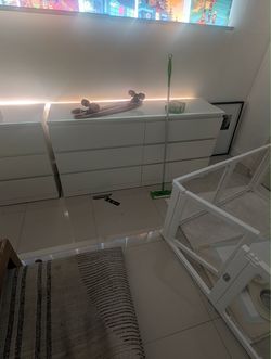 6-Drawer Dresser – White – Great Condition!  6 Cajones – Blanca – Excelente Estado’