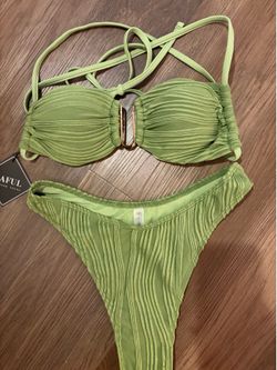 Bathing suit/ swimwear/ bikini