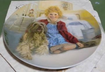 Vintage Annie and Sandy collectors plate