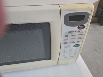 Sharp microwave oven with clock