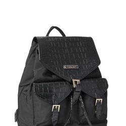 $60.00 Victoria  Secret  The VS Getaway Travel Backpack 2 Color Available Colección  2021 Firm price Original  Price $88.00