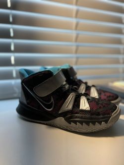 Kyrie 7 (PS) Size 2.5 Boys
