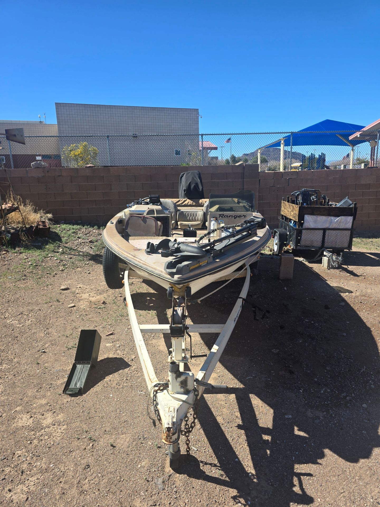1983 Ranger 372-V Bass boat