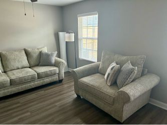 *LIKE NEW* Large Couch & Oversized Chair