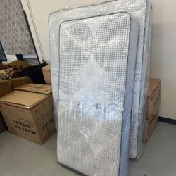Furniture Mattress, Boxspring, Bunkbed, Bedframe Queen King Twin Full