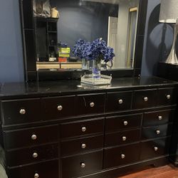 Drawers With Mirror