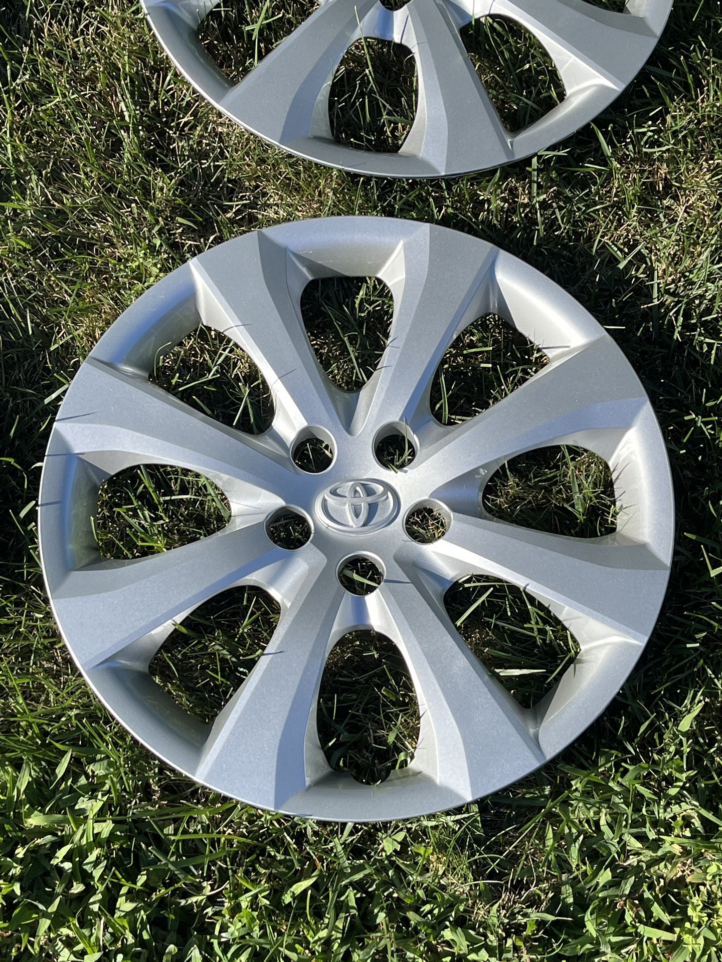 Toyota COROLLA (2020-2025) 16” Wheel Cover / Hubcap OEM 42(contact info removed)0