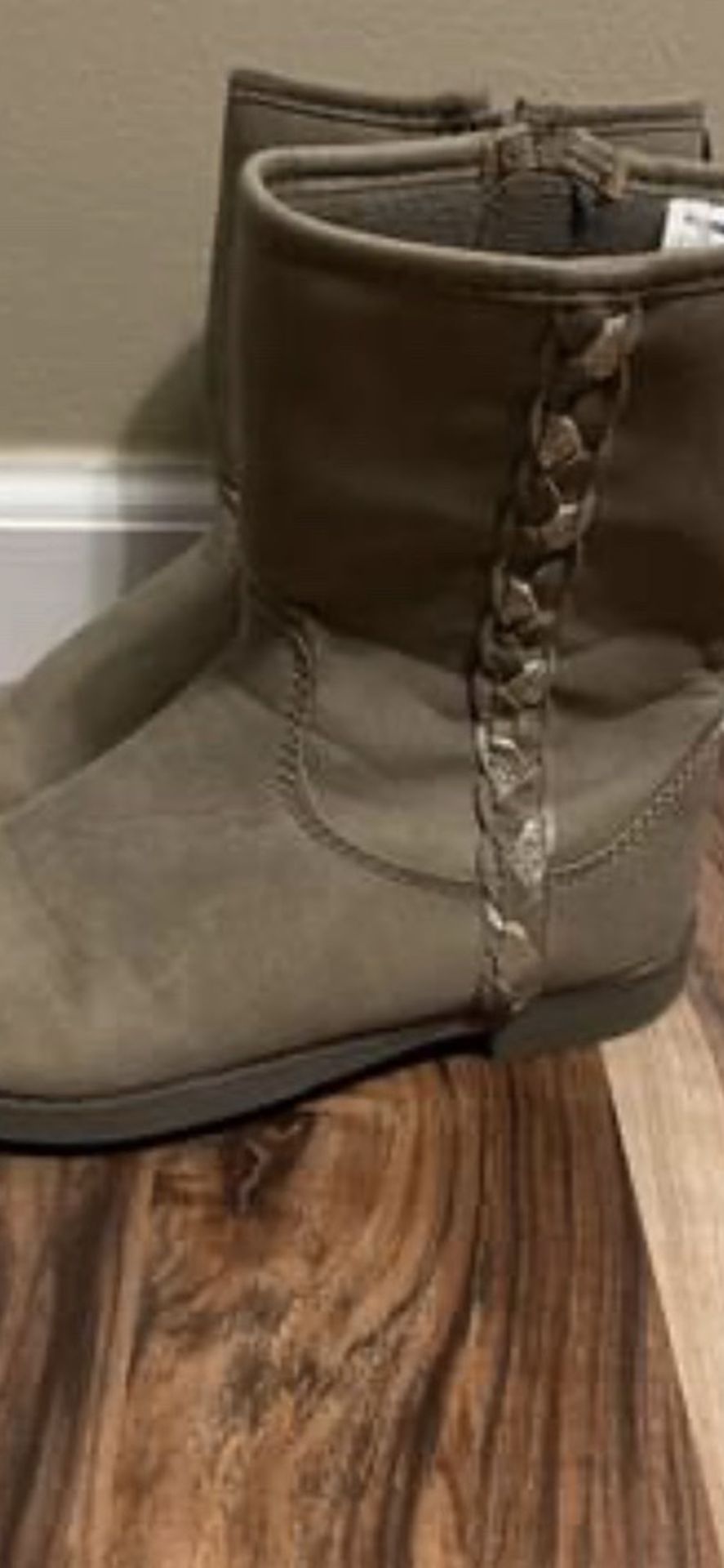 Girls boots size 13 Oshkosh