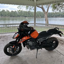 Ktm duke 790