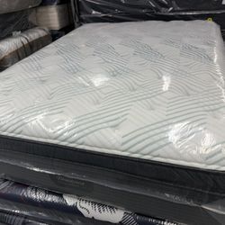 QUEEN SIZE SIMMONS BEAUTYREST PRESSURESMART PILLOW TOP MATTRESS & BOX SPRING BED SET