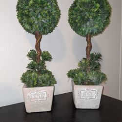 Matching Decorative Tree Pieces That Read "Faith"