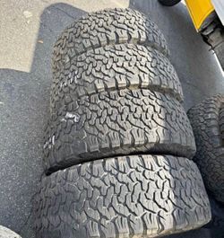 35*12/50r17 Bfgoodich Ko2 set de Tires en buenas condiciones de vida las 4