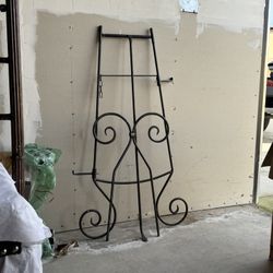 FREE easel To Prop Your Photo/Posterboard 