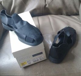 Women's Everyday Comfort Closed Toe Fisherman Sandles/New
