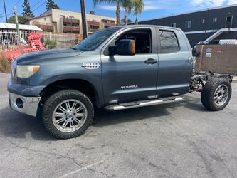 Toyota tundra engine