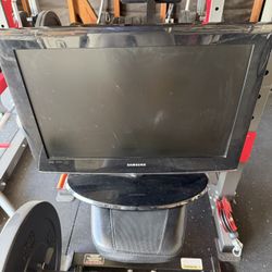 Samsung 22” Flat Screen/Monitor