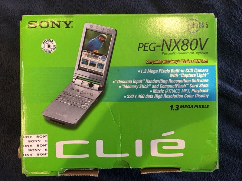 Gray Sony PEG-NX80V w/ box and clie holder *NEW