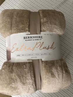 Berkshire ExtraPlush Blanket (Beige color)
