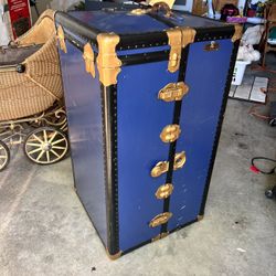 Wardrobe Steamer Trunk