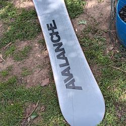 Avalanche Snowboard 