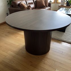 Round Table