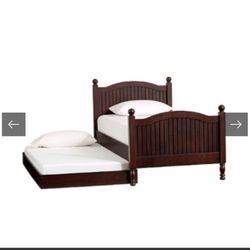 Pottery Barn Kids Full Size Catalina Trundle Bed. 