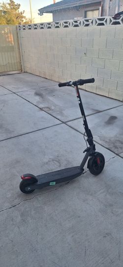 Razor Raven Electric Kick Scooter with 170W High-Torque Hub Motor