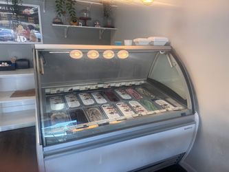 Infrico Gelato Display Case