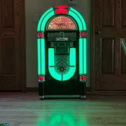 Crosley iJuke Deluxe CR12-2 Jukebox