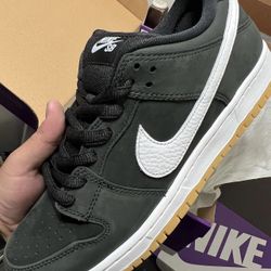 Nike SB Dunk Low Black Gum Size 11.0 Men’s