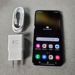 Samsung Galaxy S22 - UNLOCKED - Like New 