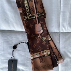 Louis Vuitton Scarf 