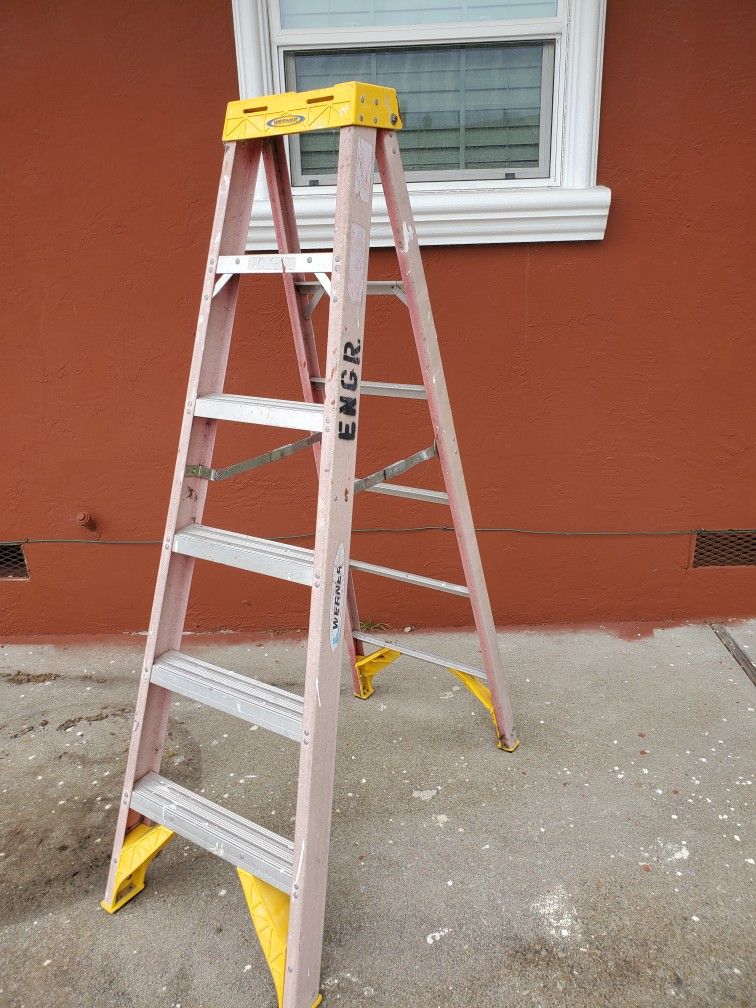 6FT ORANGE LADDER