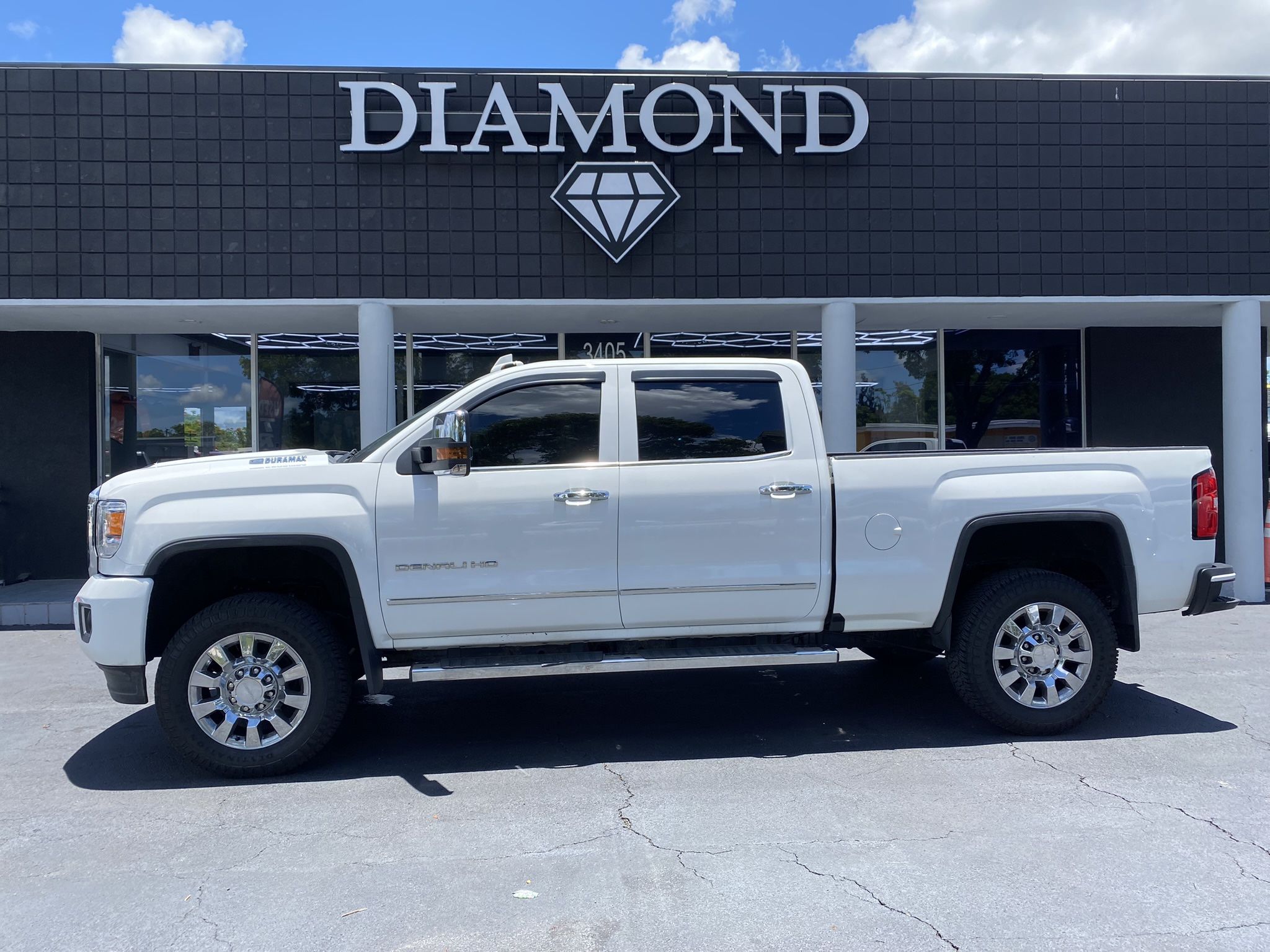 🔥🔥Beautiful 2017 GMC SIERRA 2500 Duramax 4x4 diesel $guaranteed financing
