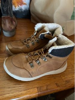 Boys winter boots size 1