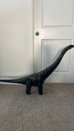 Jurassic World: Dominion Dreadnoughtus toy