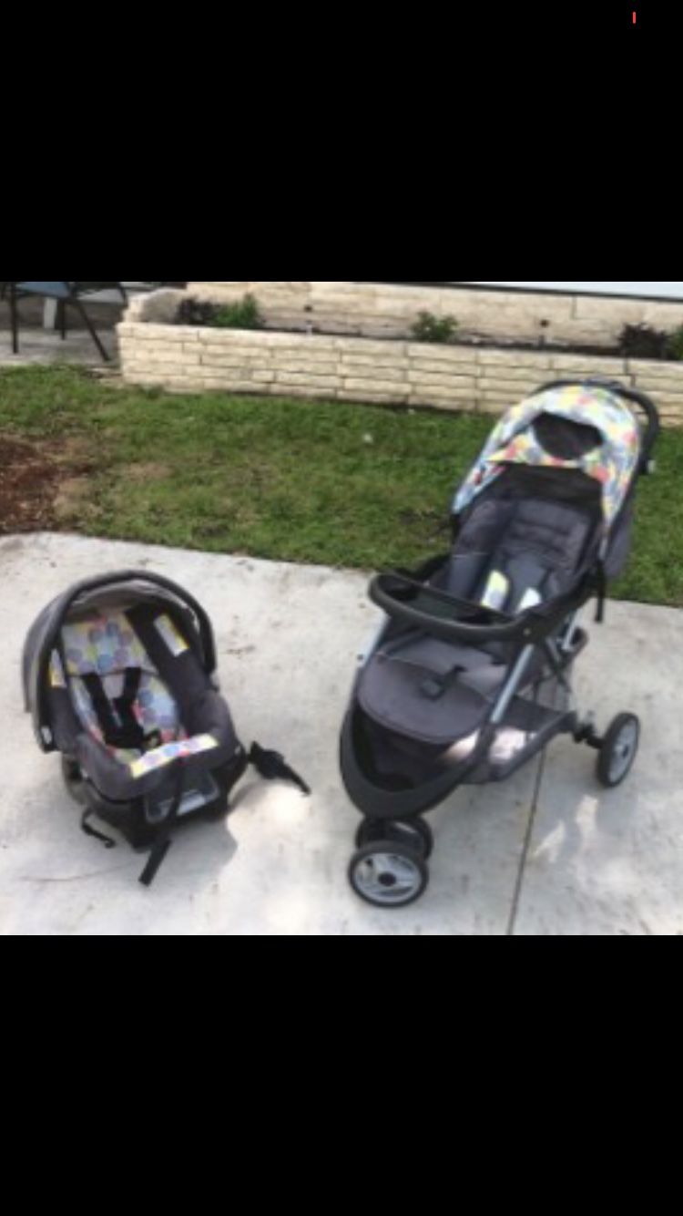 Baby stroller and car seat set